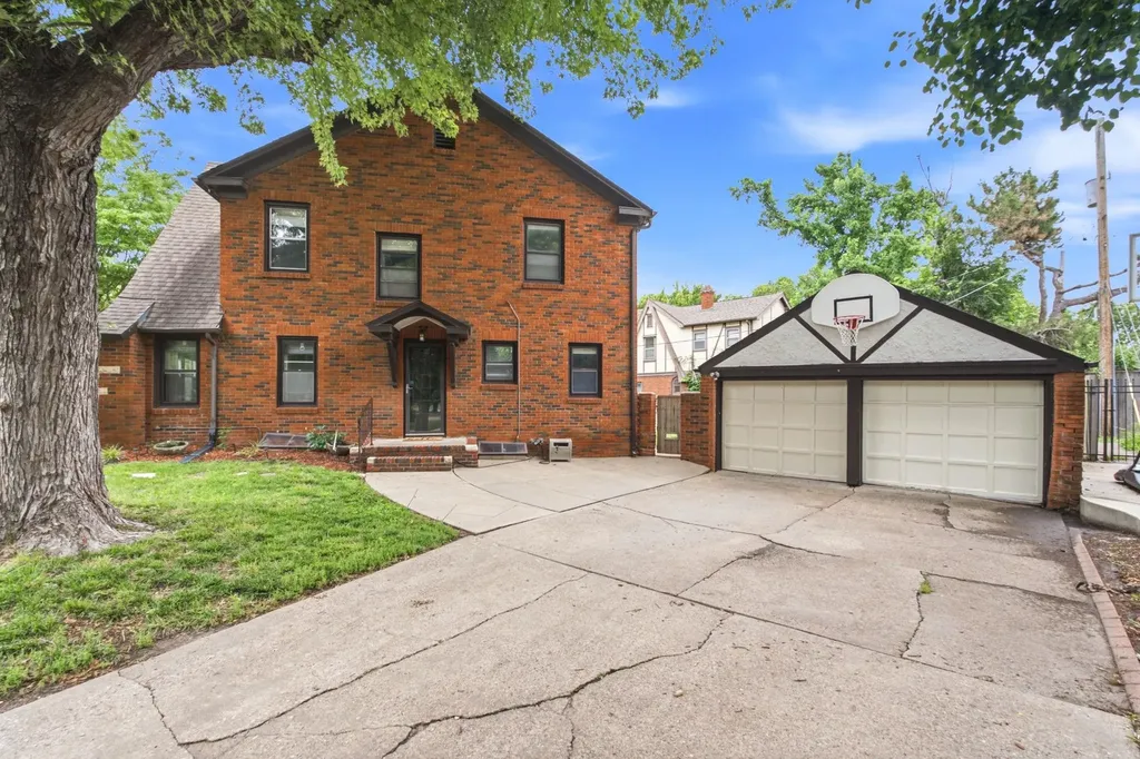 4701 E Lewis Wichita KS 67218