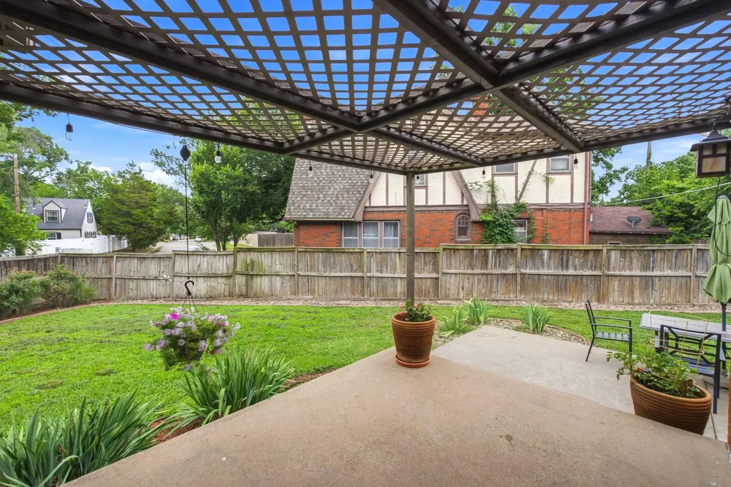 4701 E Lewis Wichita KS 67218