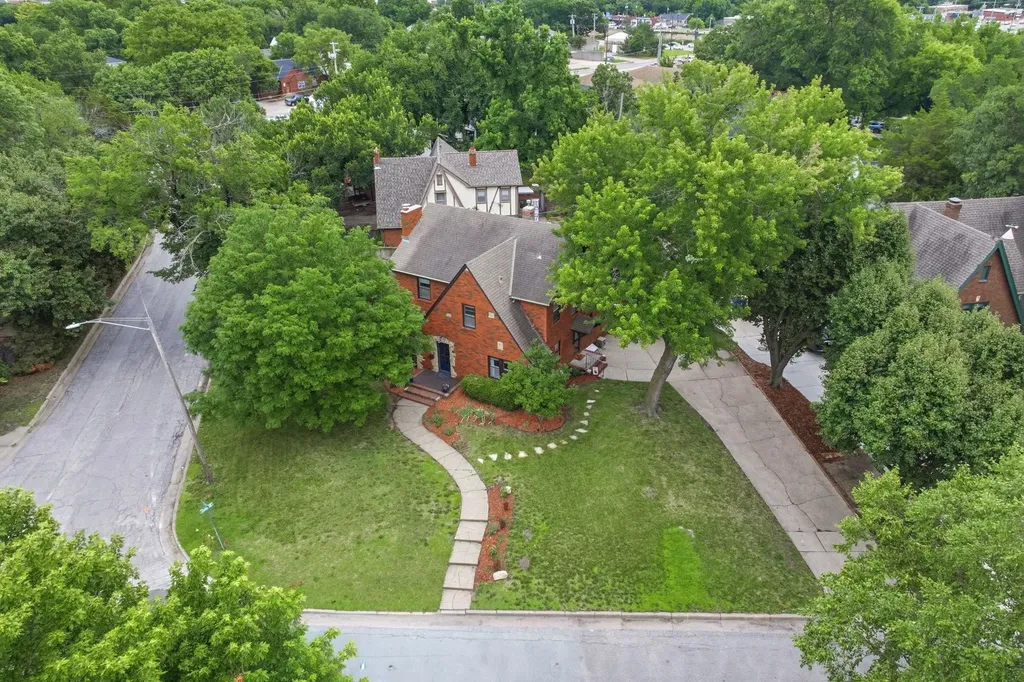 4701 E Lewis Wichita KS 67218