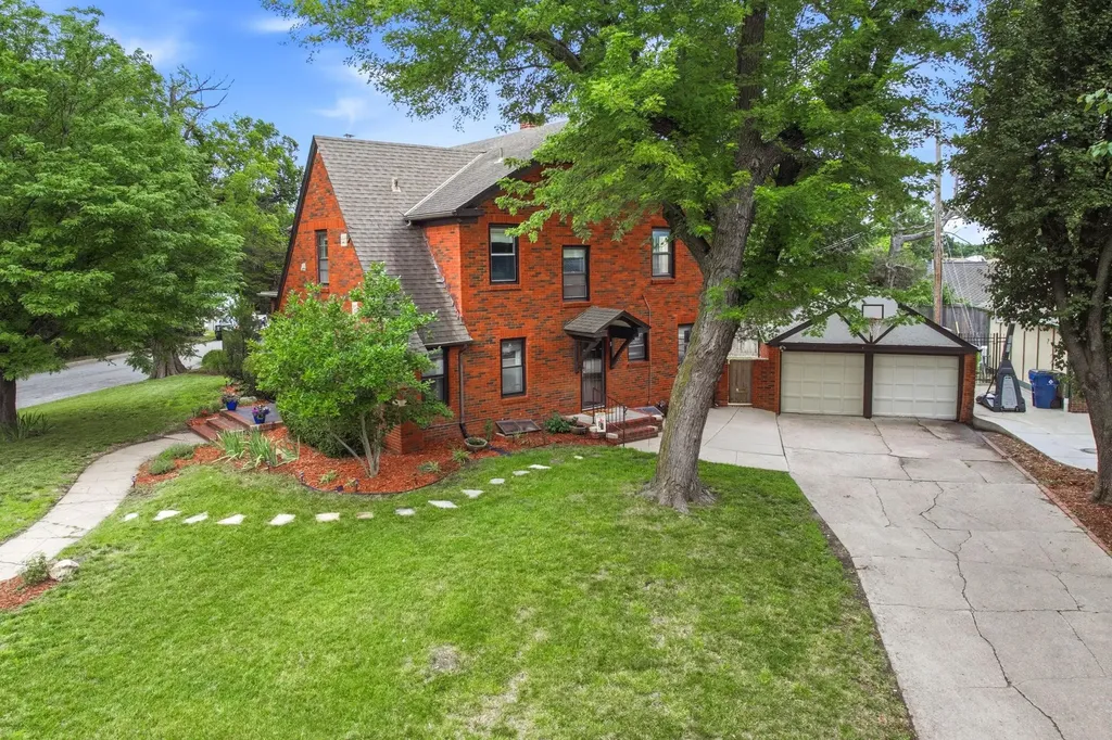 4701 E Lewis Wichita KS 67218