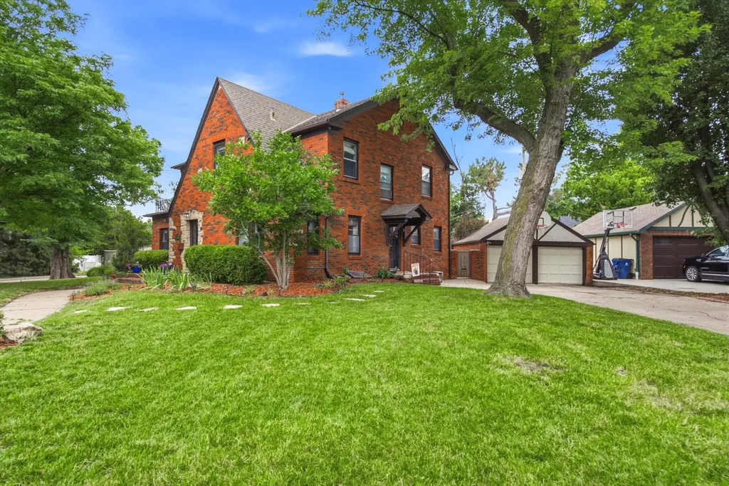 4701 E Lewis Wichita KS 67218