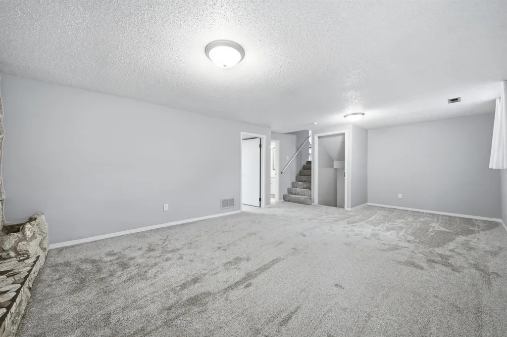 1401 S Fieldcrest Wichita KS 67209
