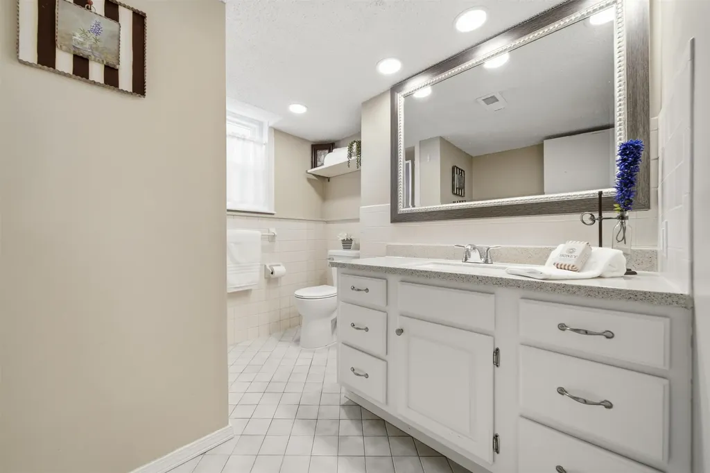 1401 S Fieldcrest Wichita KS 67209