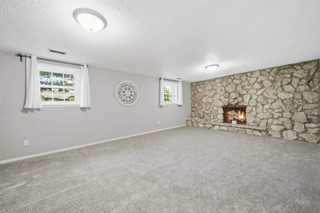 1401 S Fieldcrest Wichita KS 67209