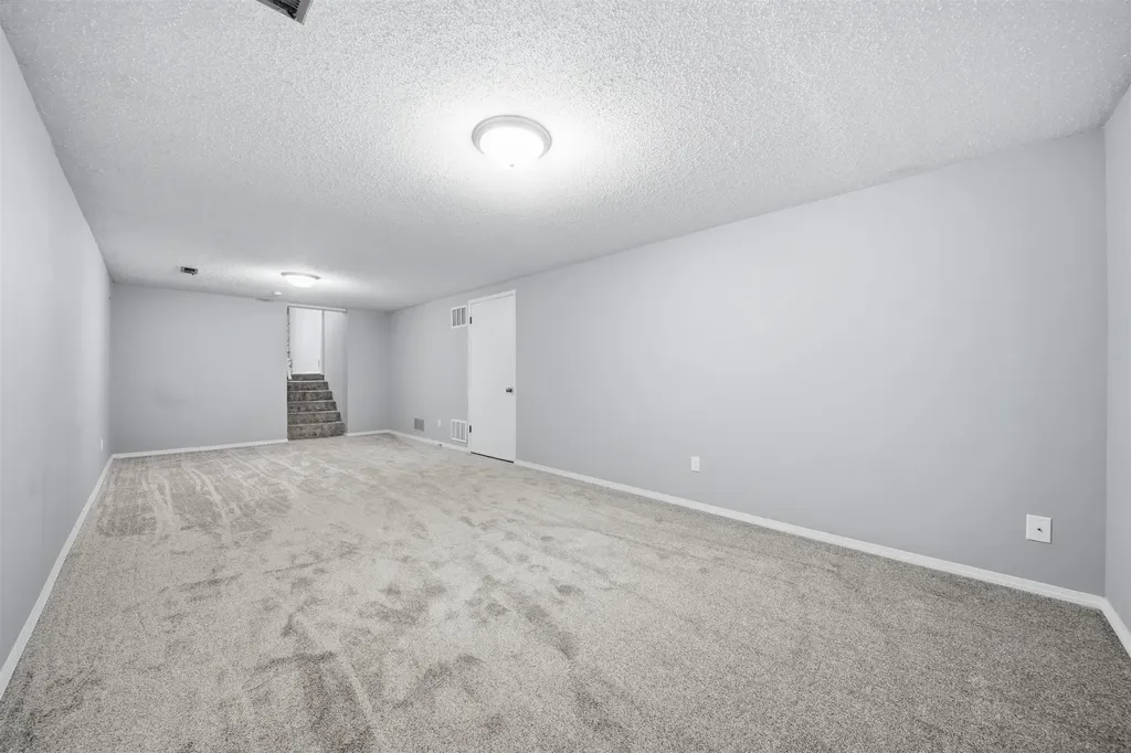1401 S Fieldcrest Wichita KS 67209