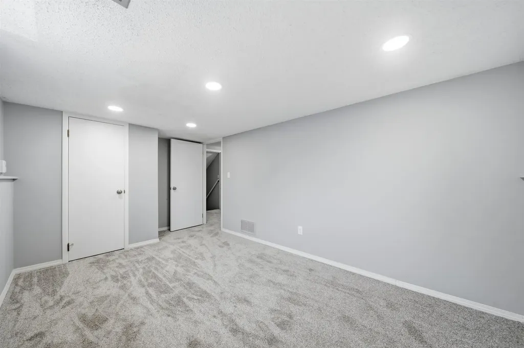 1401 S Fieldcrest Wichita KS 67209