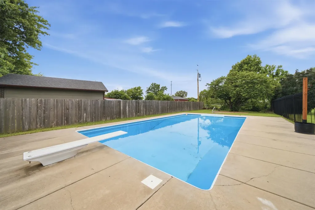 1401 S Fieldcrest Wichita KS 67209
