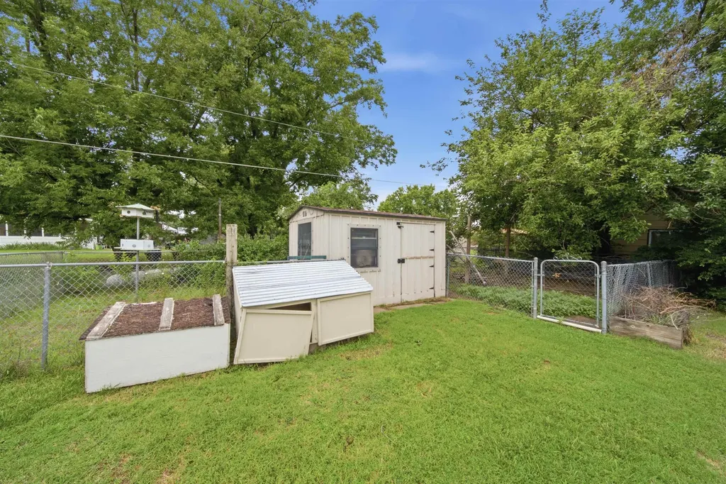 1401 S Fieldcrest Wichita KS 67209