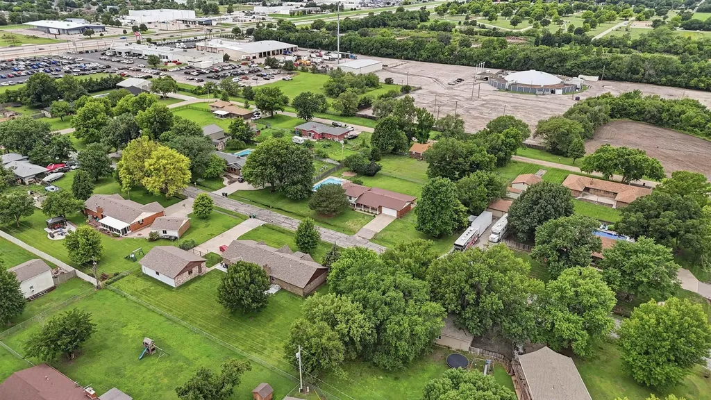 1401 S Fieldcrest Wichita KS 67209