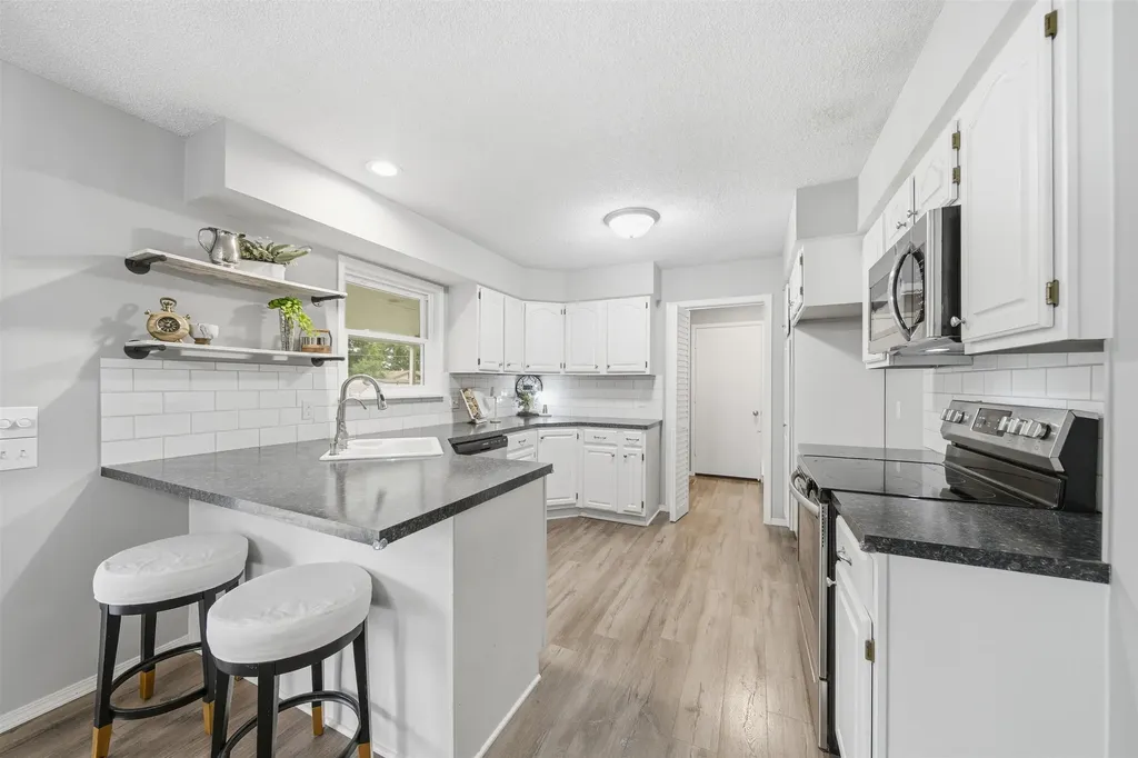 1401 S Fieldcrest Wichita KS 67209