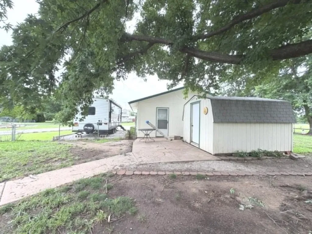 10101 E 106th Street S Mulvane KS 67110