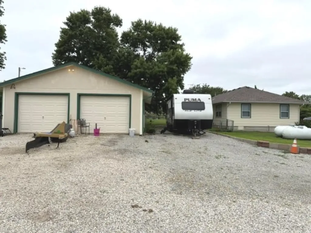 10101 E 106th Street S Mulvane KS 67110