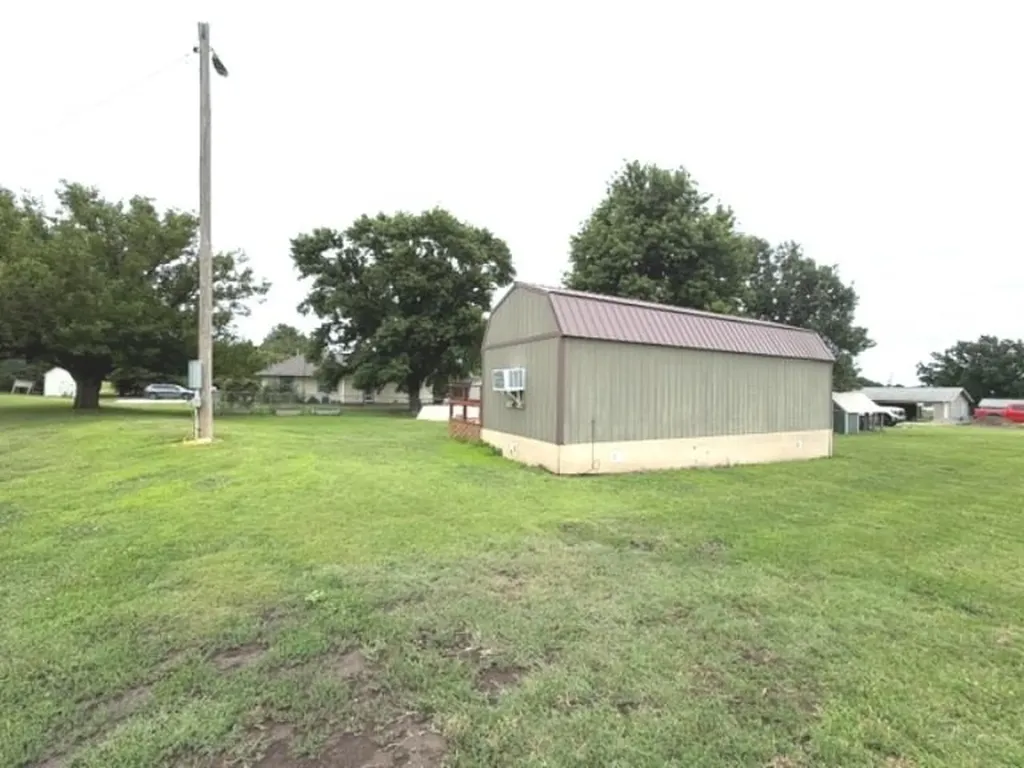 10101 E 106th Street S Mulvane KS 67110