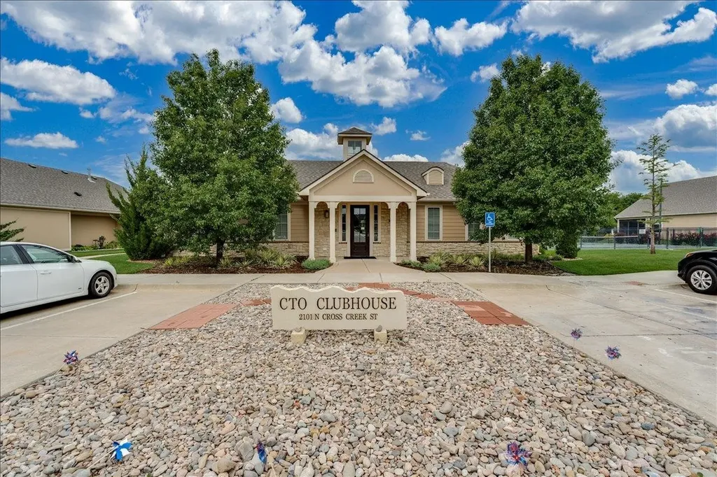 925 E Clearlake Derby KS 67037