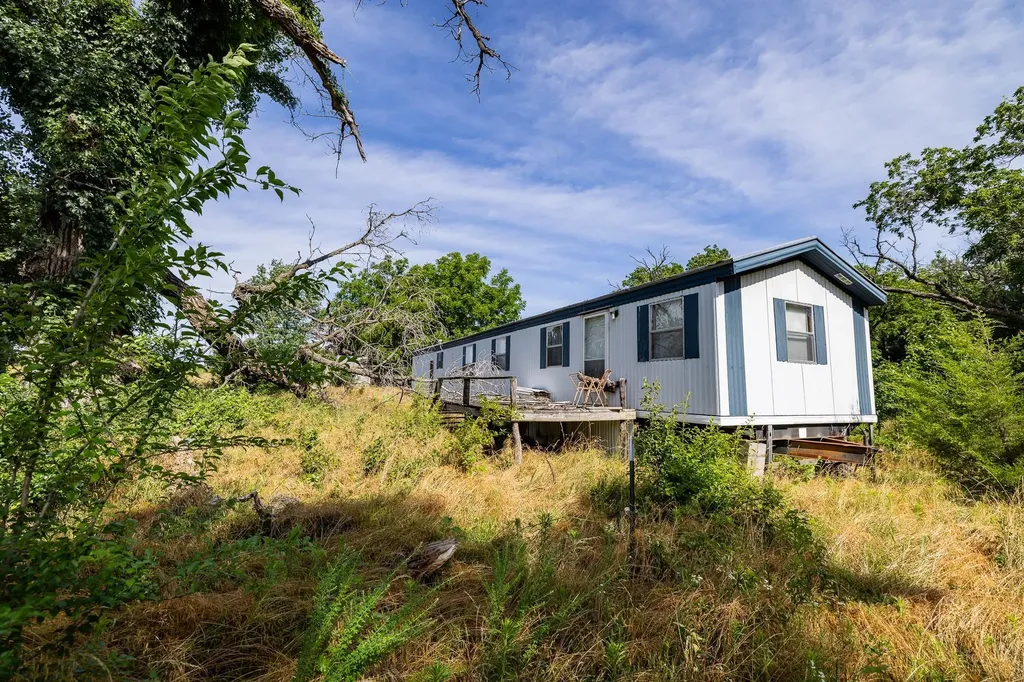 1768 Road Howard KS 67349