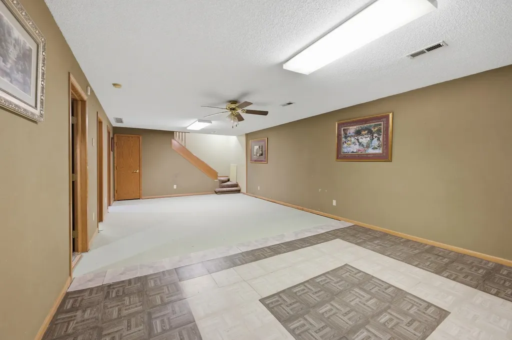 5941 SW Lago Circle Augusta KS 67010