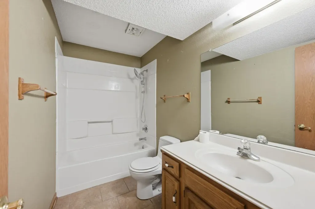 5941 SW Lago Circle Augusta KS 67010