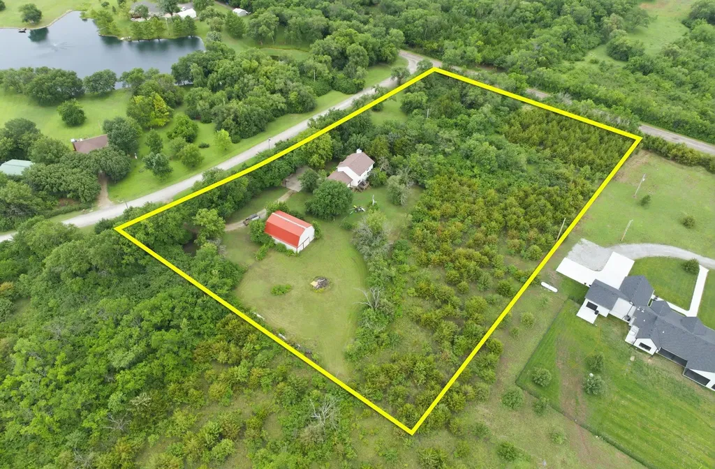 5941 SW Lago Circle Augusta KS 67010