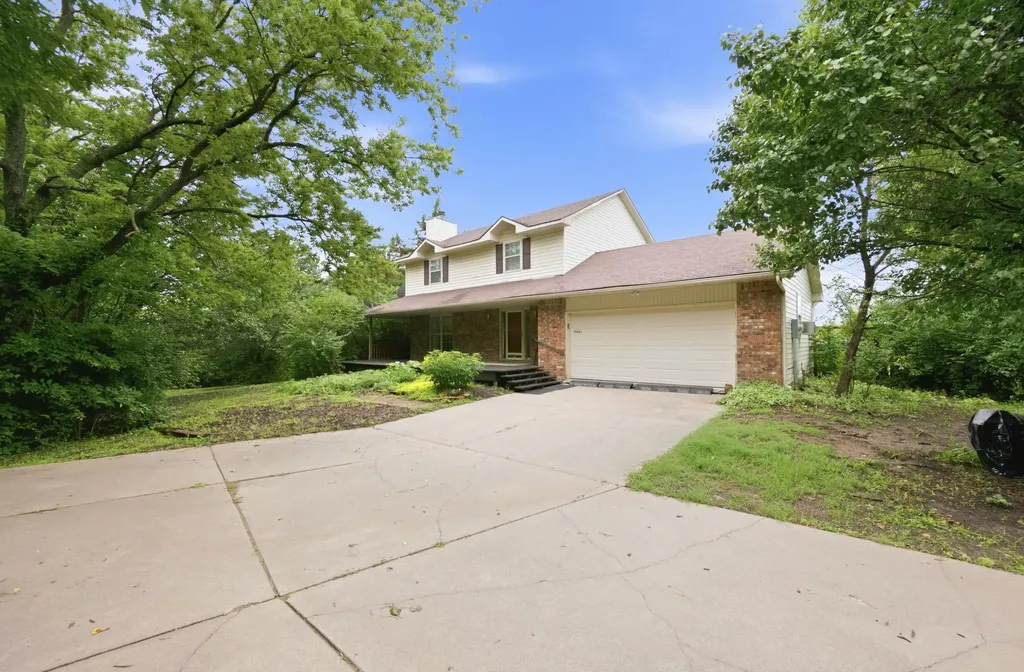5941 SW Lago Circle Augusta KS 67010
