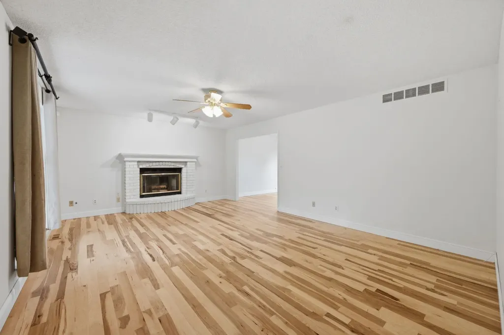 5941 SW Lago Circle Augusta KS 67010