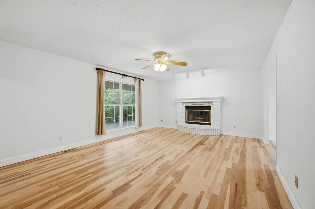 5941 SW Lago Circle Augusta KS 67010