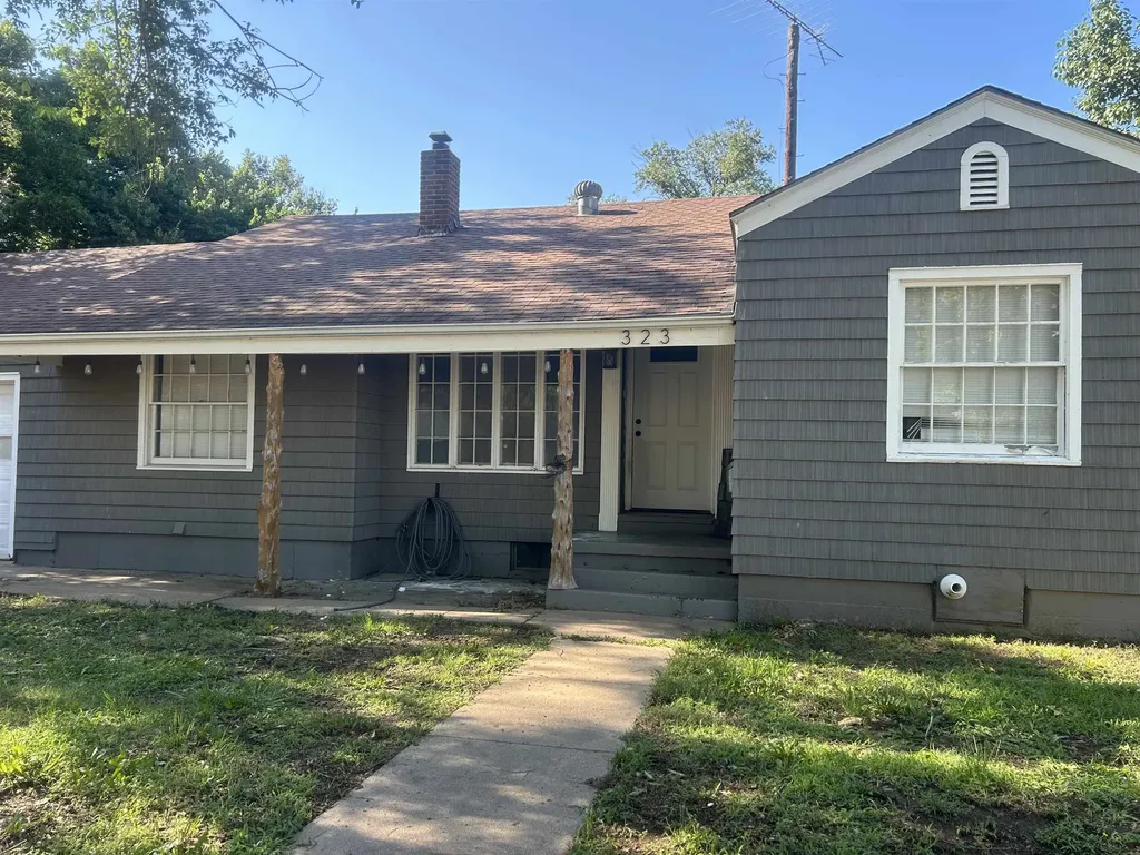 323 E 18th Wellington KS 67152