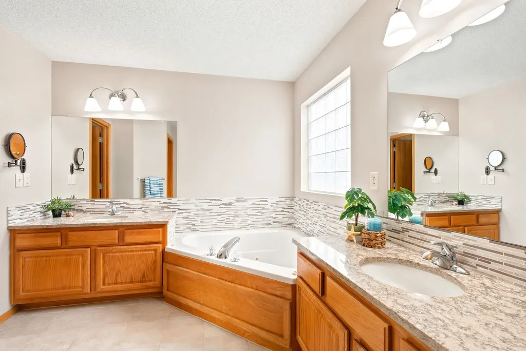 821 N Cedar Park Wichita KS 67235
