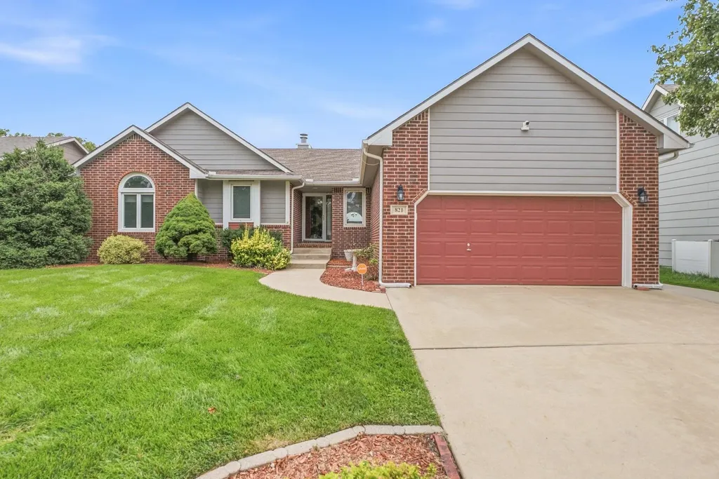 821 N Cedar Park Wichita KS 67235