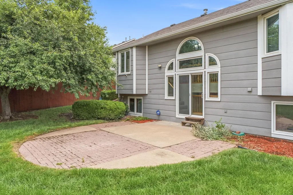 821 N Cedar Park Wichita KS 67235