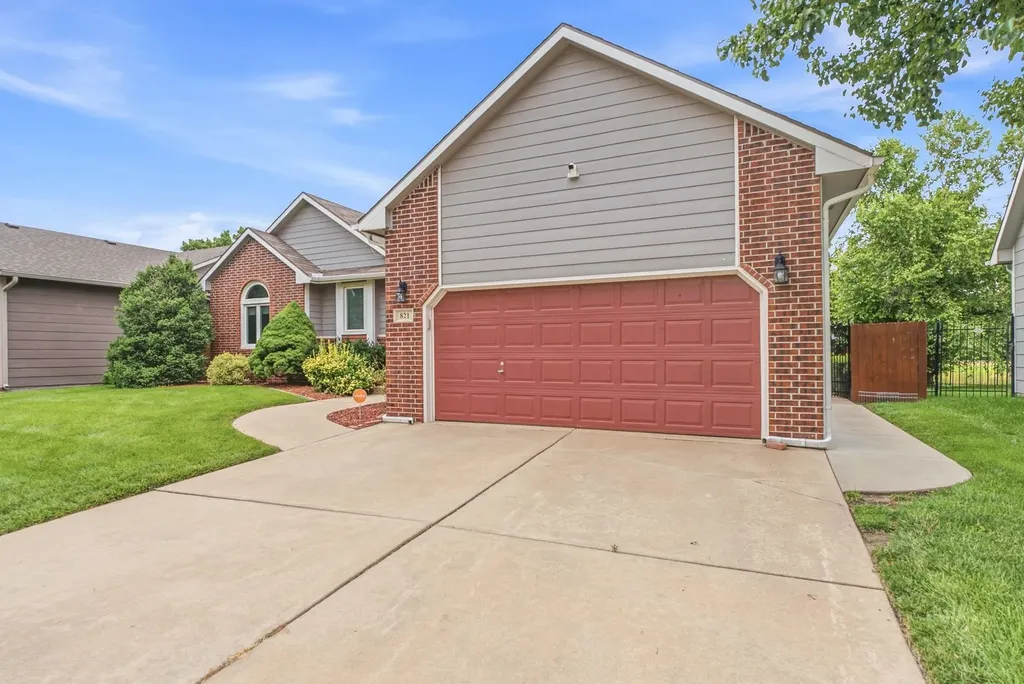 821 N Cedar Park Wichita KS 67235