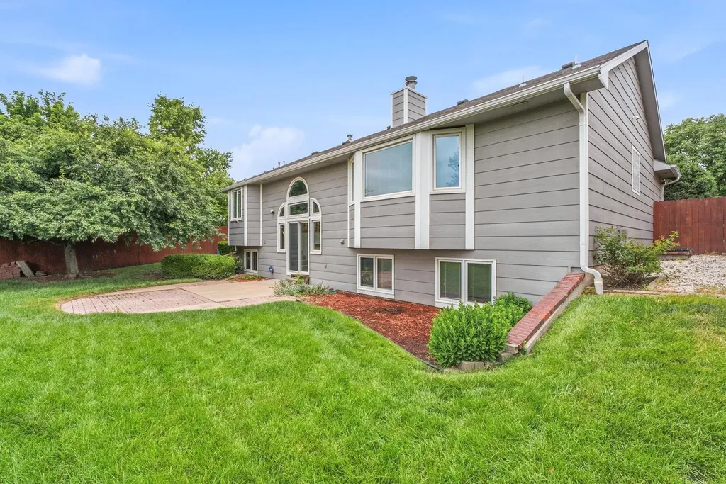 821 N Cedar Park Wichita KS 67235