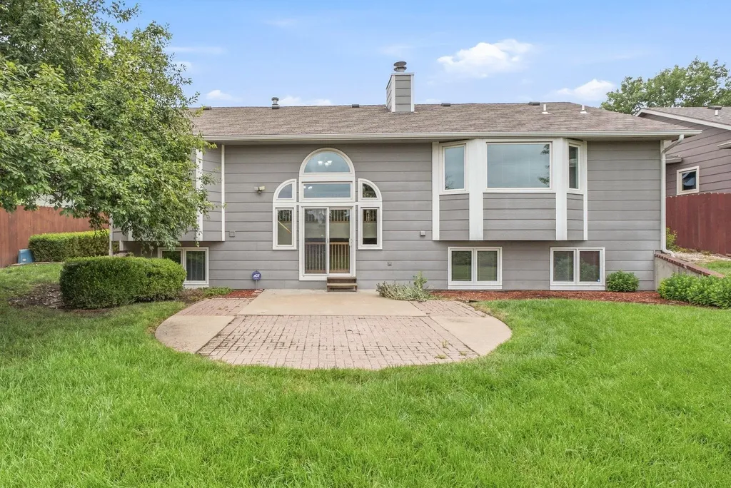 821 N Cedar Park Wichita KS 67235
