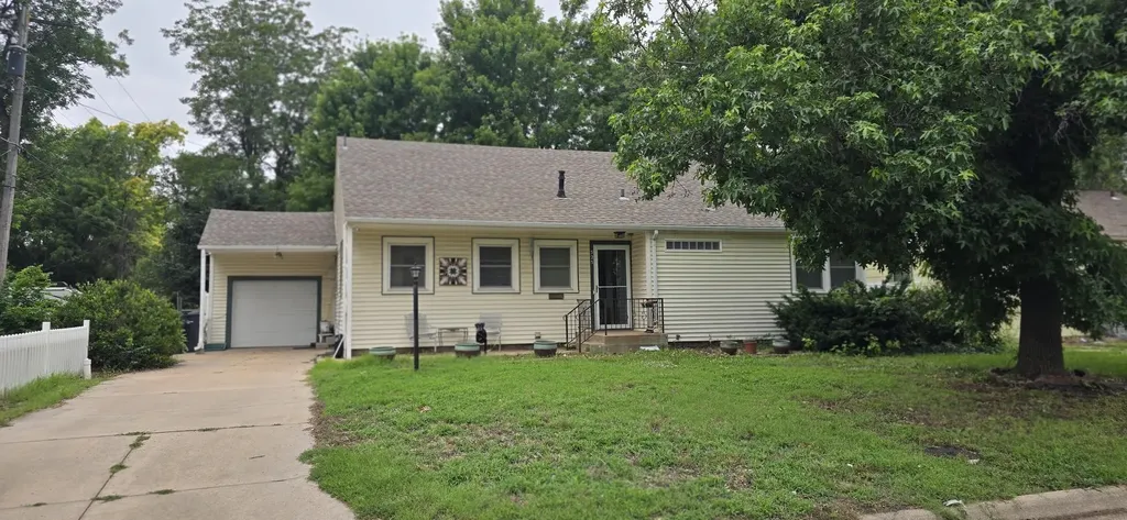525 Santa Fe Street Newton KS 67114