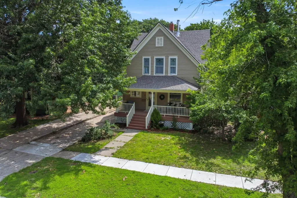118 Harrison Newton KS 67114