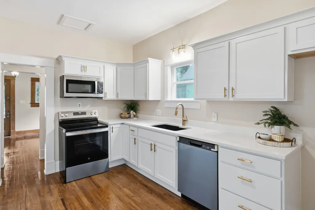 118 Harrison Newton KS 67114