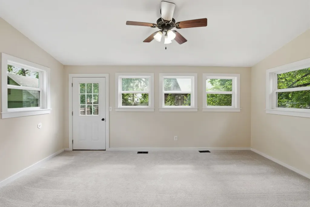 118 Harrison Newton KS 67114