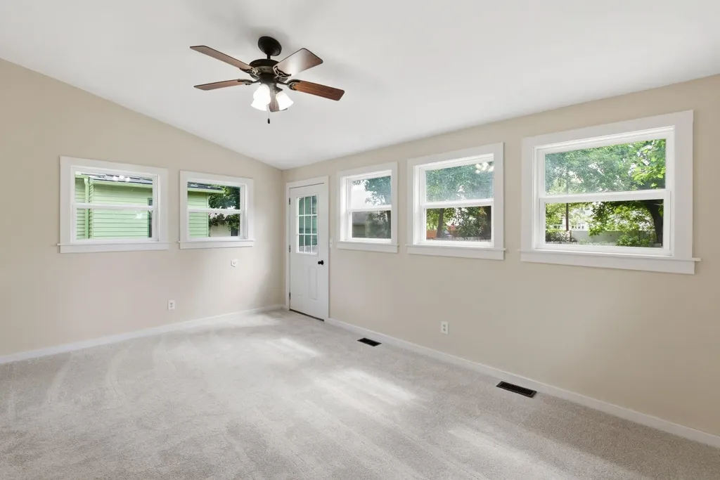 118 Harrison Newton KS 67114