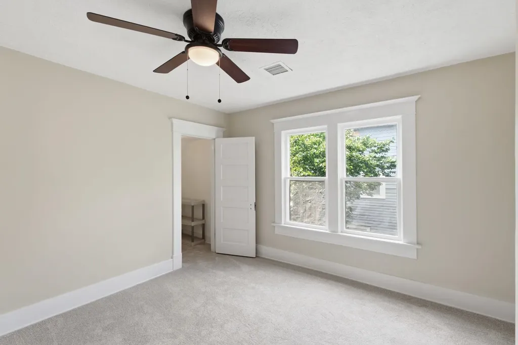 118 Harrison Newton KS 67114