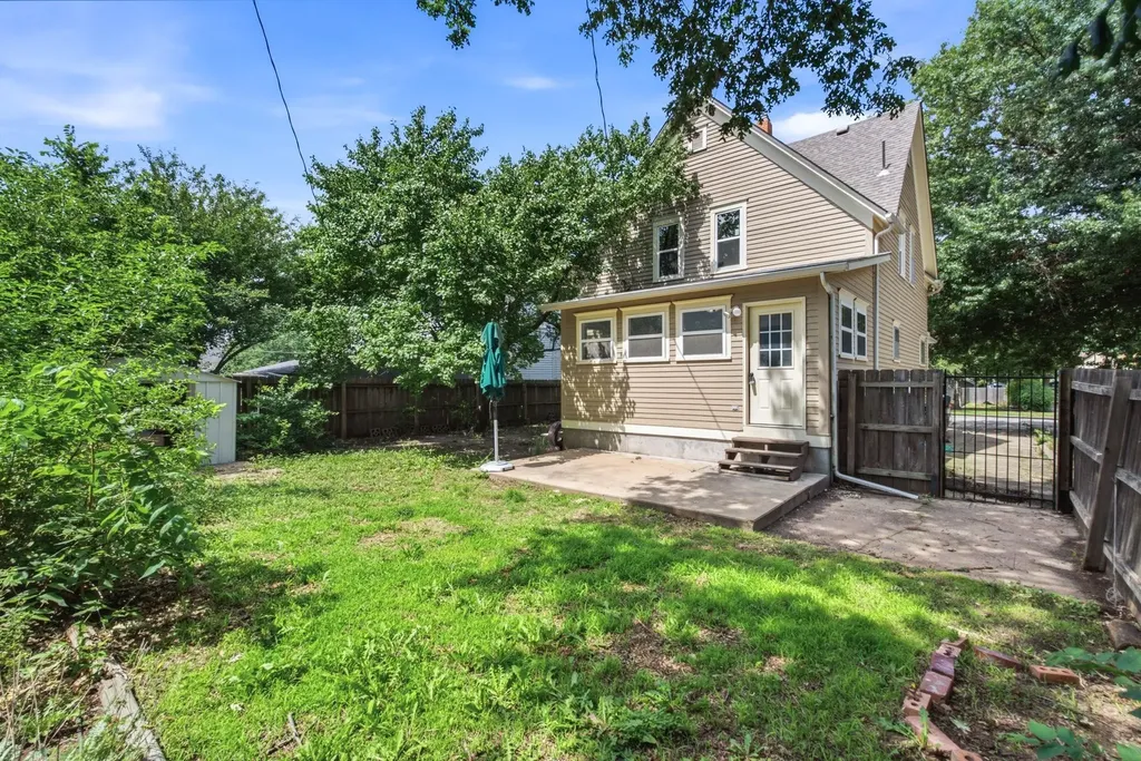 118 Harrison Newton KS 67114