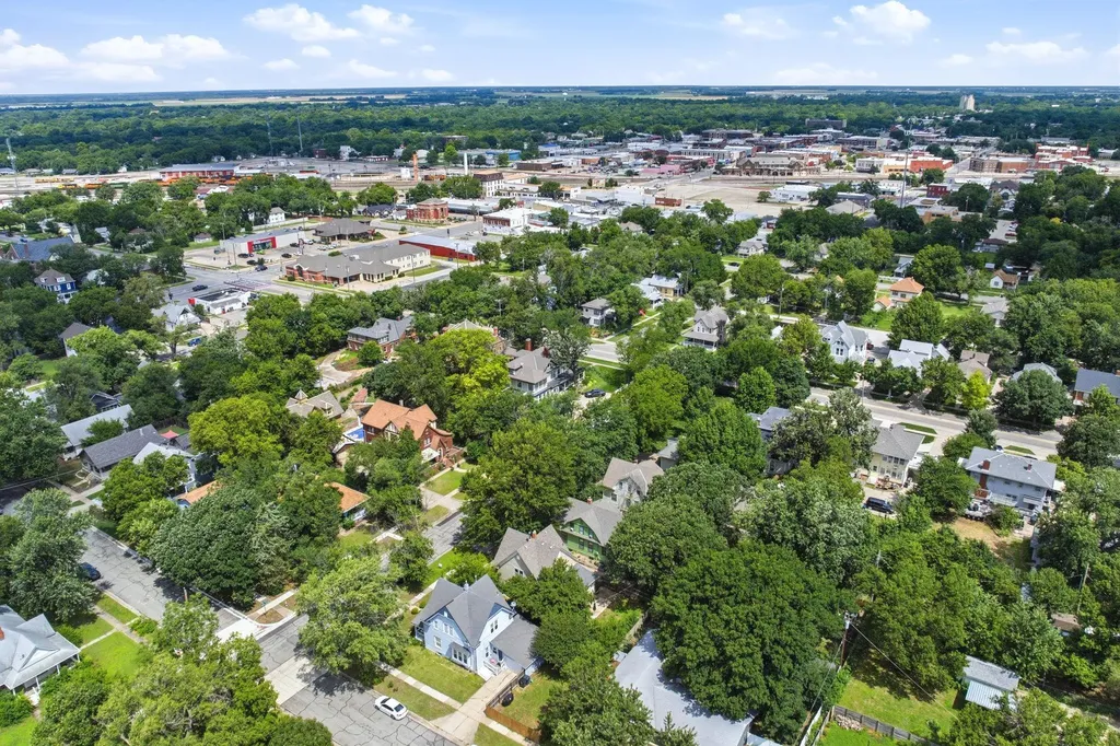 118 Harrison Newton KS 67114