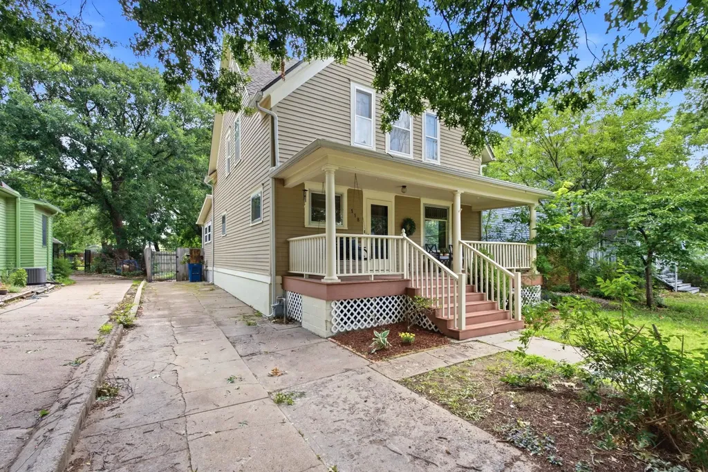 118 Harrison Newton KS 67114