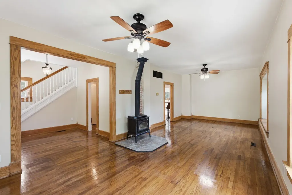 118 Harrison Newton KS 67114