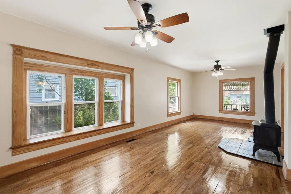 118 Harrison Newton KS 67114