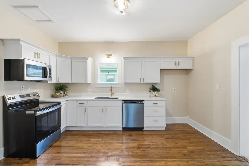 118 Harrison Newton KS 67114