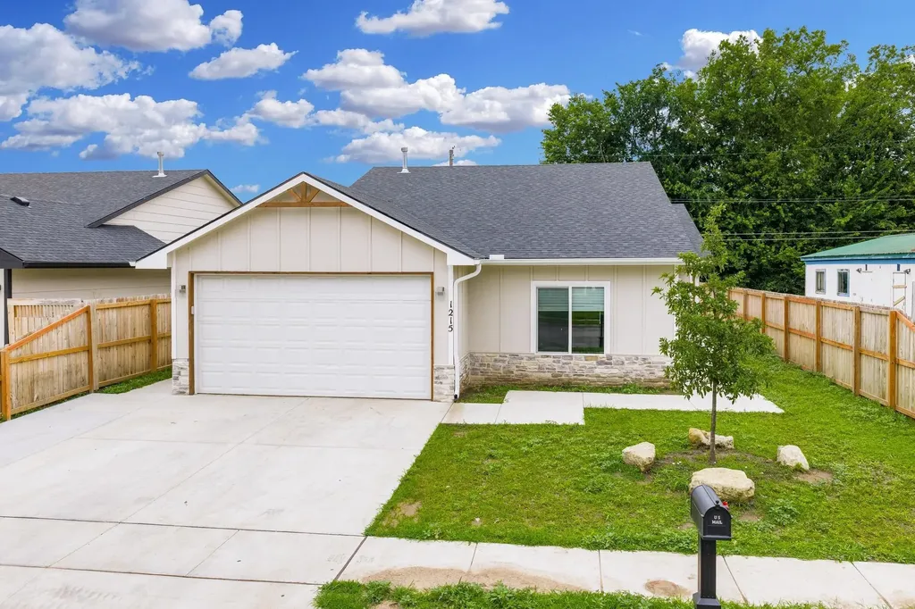 1215 N Cleveland Avenue Wichita KS 67214