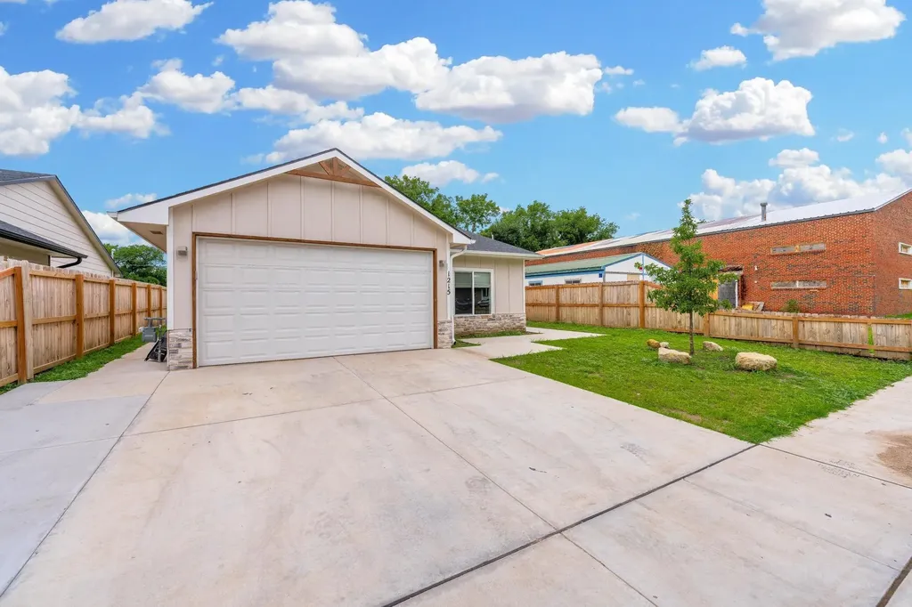 1215 N Cleveland Avenue Wichita KS 67214