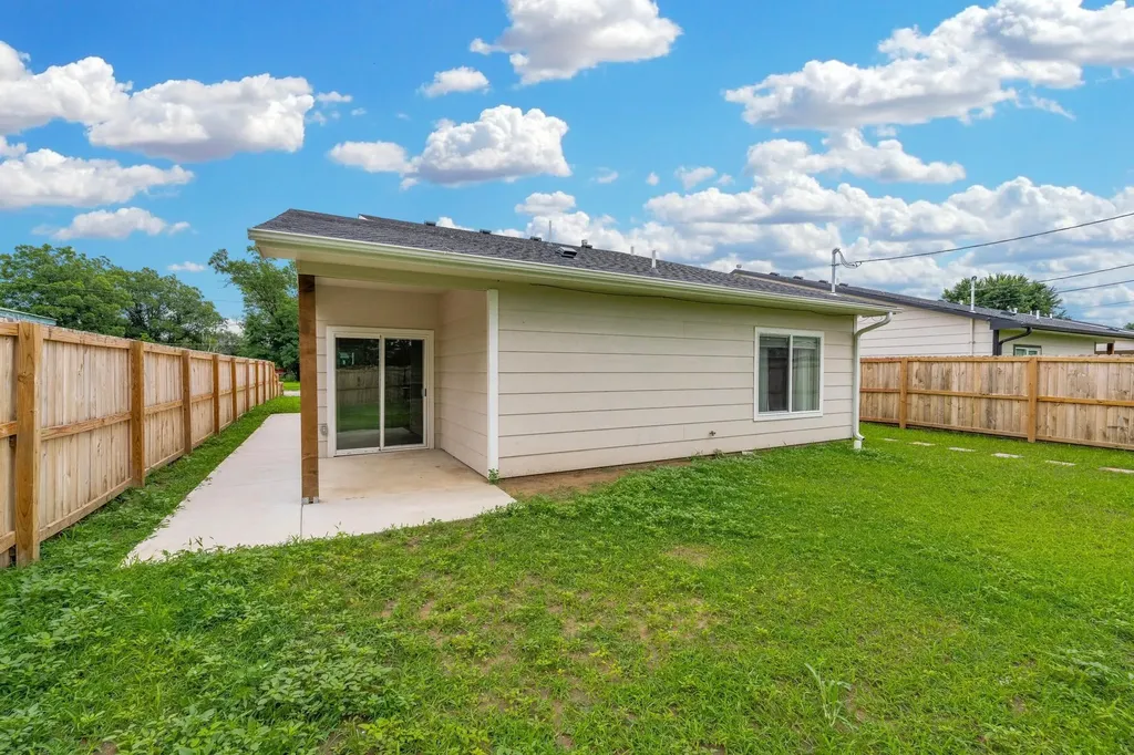 1215 N Cleveland Avenue Wichita KS 67214