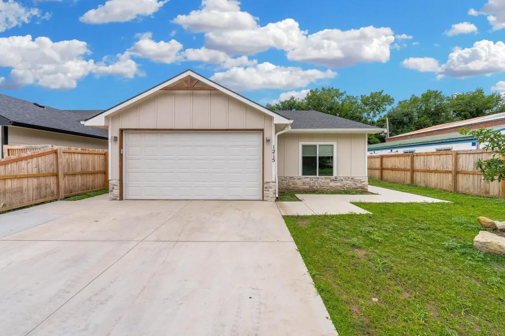 1215 N Cleveland Avenue Wichita KS 67214