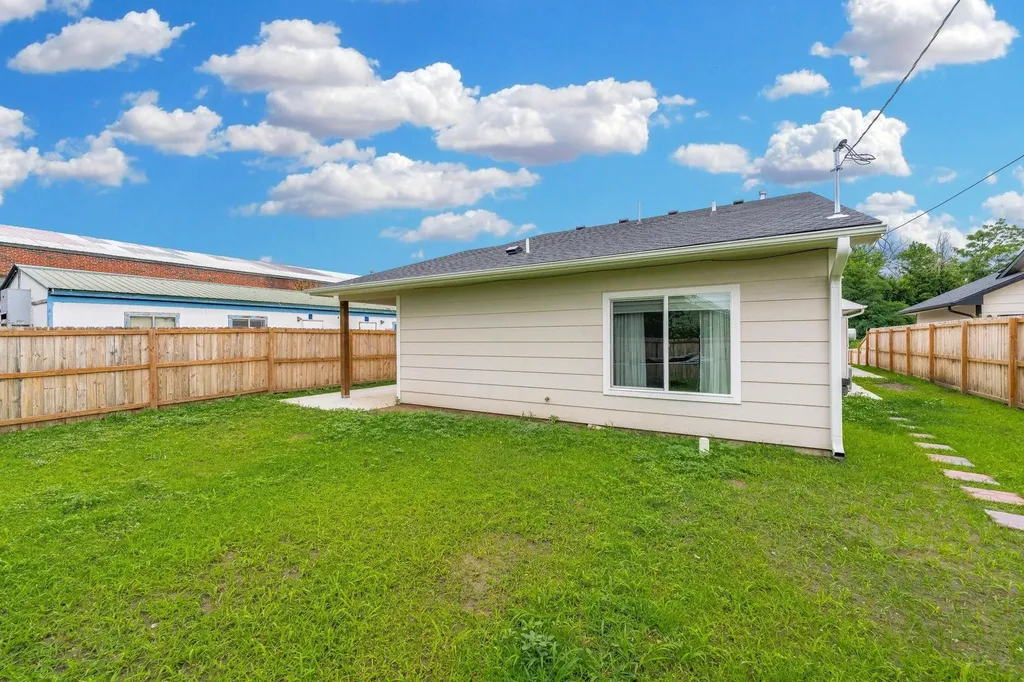 1215 N Cleveland Avenue Wichita KS 67214
