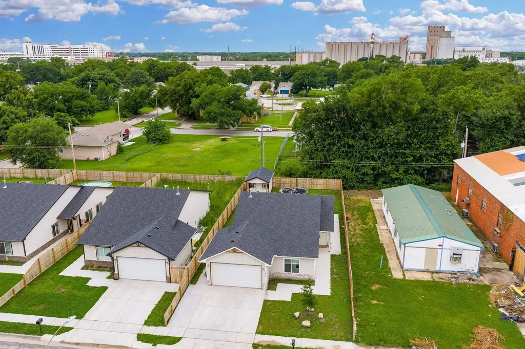 1215 N Cleveland Avenue Wichita KS 67214